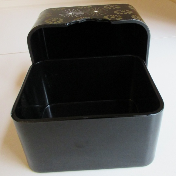 Black Lacquerware Keepsake Box - Picture 4 of 11